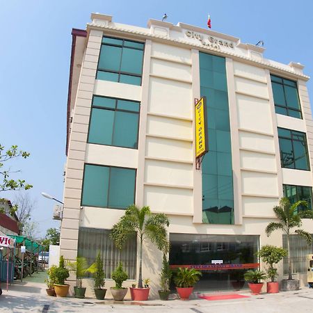 City Grand Hotel Mandalaj Kültér fotó