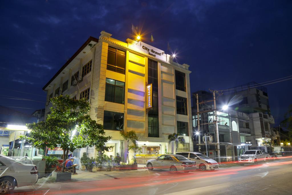 City Grand Hotel Mandalaj Kültér fotó