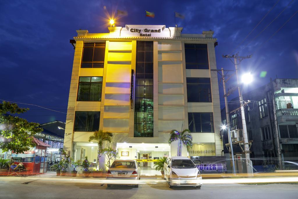 City Grand Hotel Mandalaj Kültér fotó