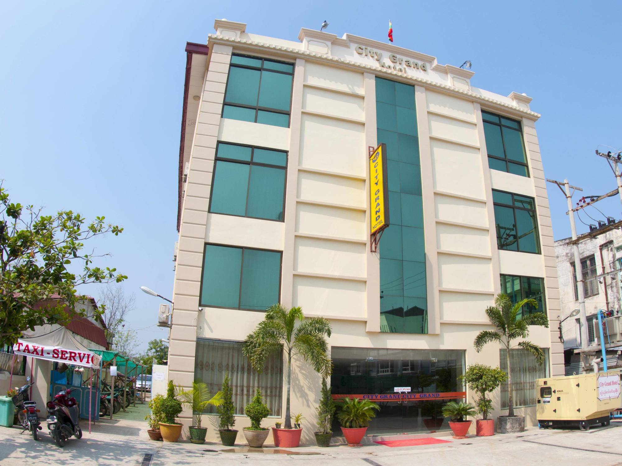 City Grand Hotel Mandalaj Kültér fotó