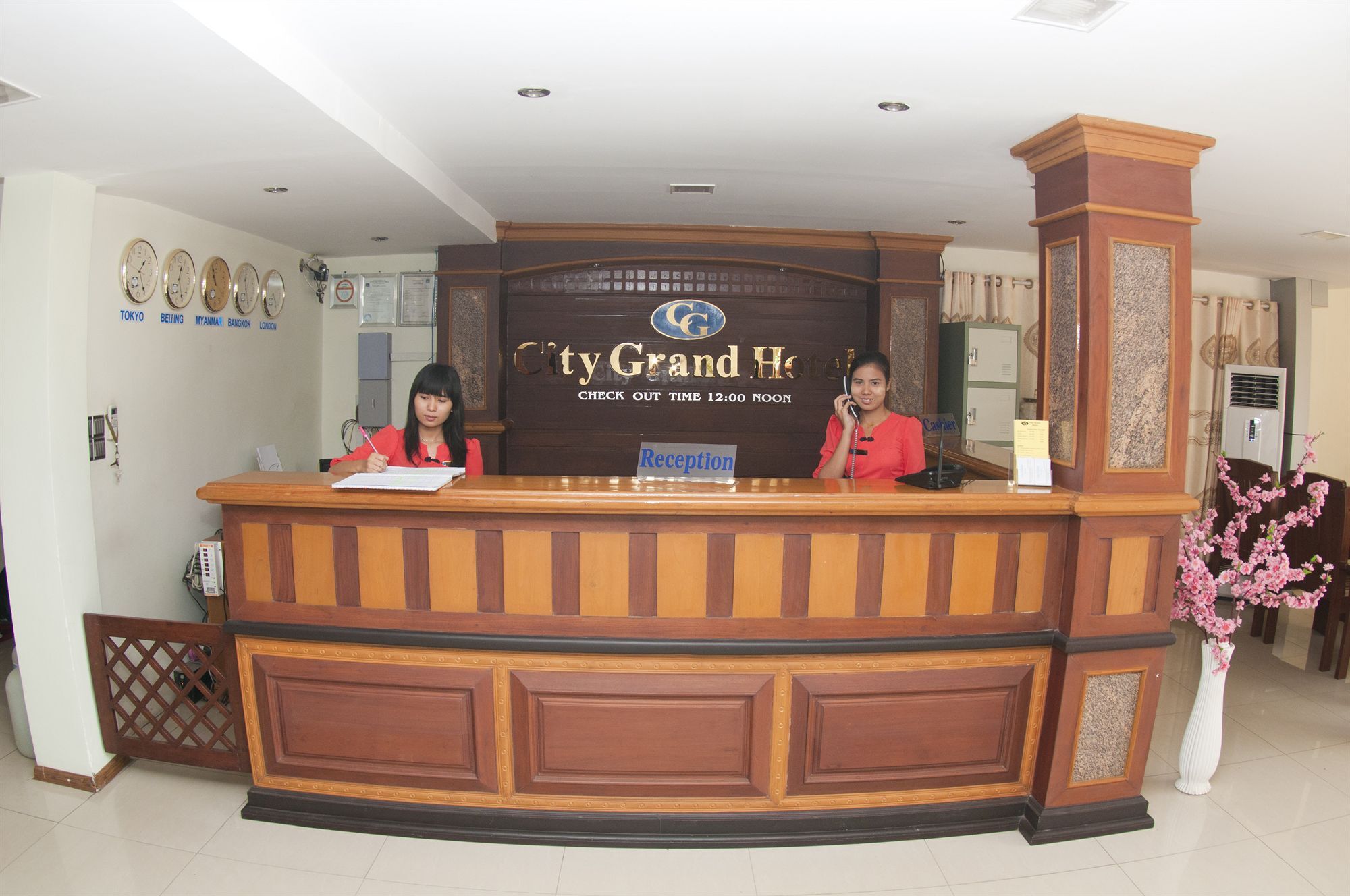 City Grand Hotel Mandalaj Kültér fotó